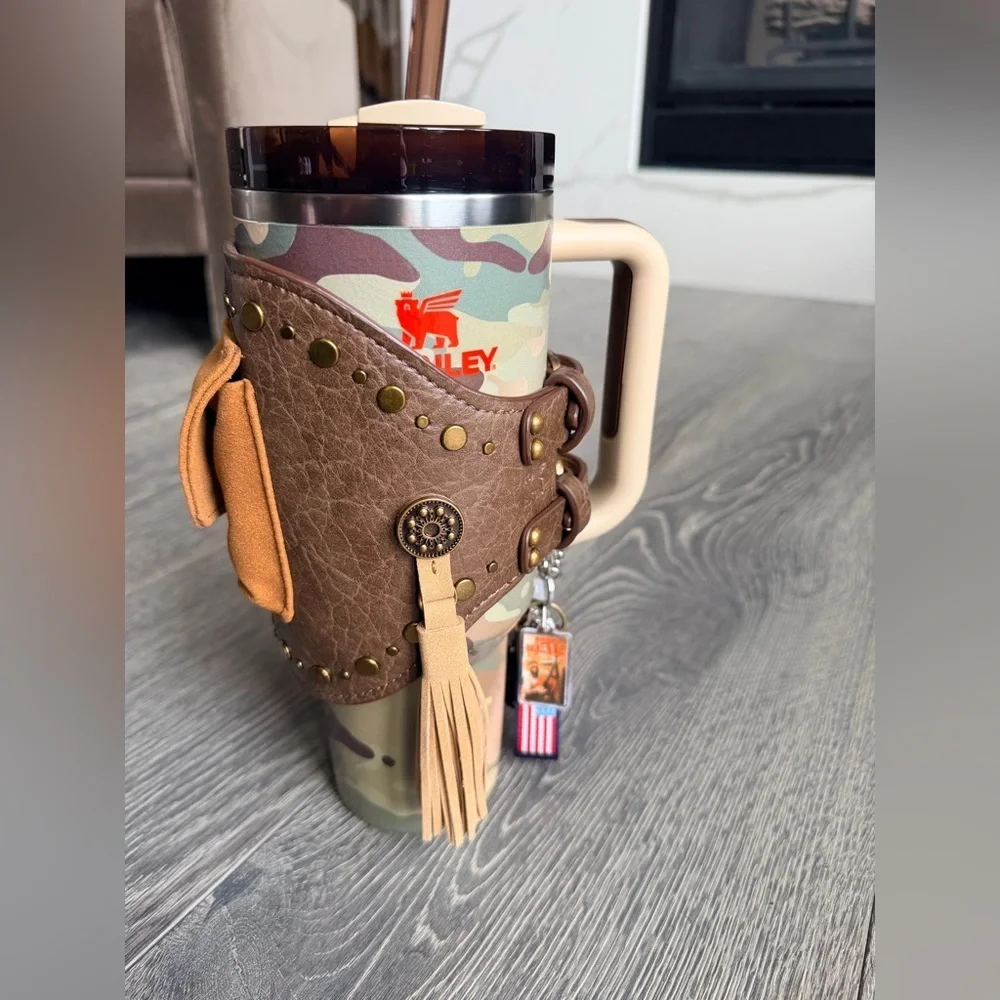 Post Malone x Stanley Quencher H2.0 FlowState Tumbler with Quencher Pouch Belt - Picture 6 of 16